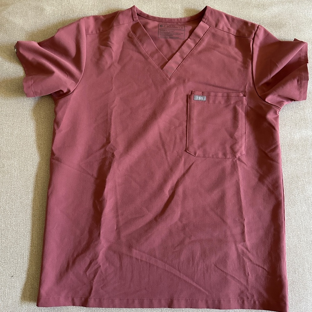 FIGS Leon Three Pocket Scrub Top Mauve Size Medium
